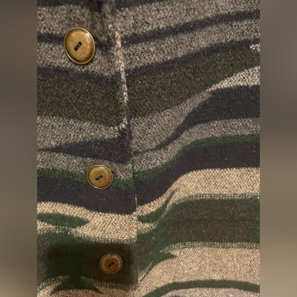 Northern Isle Women’s Aztec Tribal Print Size Small Button Up Coat Jacket - Picture 4 of 4